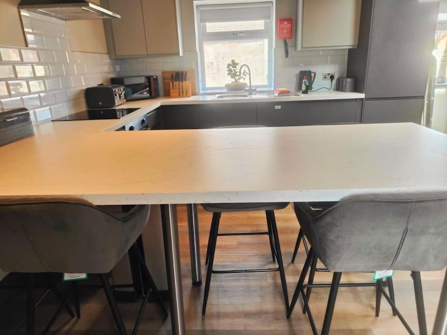 Sloane Modern 2 Bedroom Seafront Apartment Blackpool Exterior foto